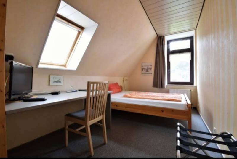 Einzelzimmer mit Gemeinschaftsbad